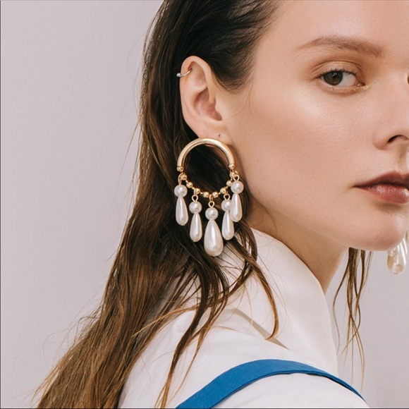 Jewelry - hoop pearls Earrings